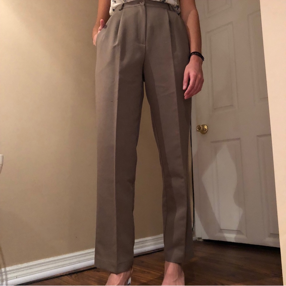 Vintage Van Heusen pleated brown pants Size 2